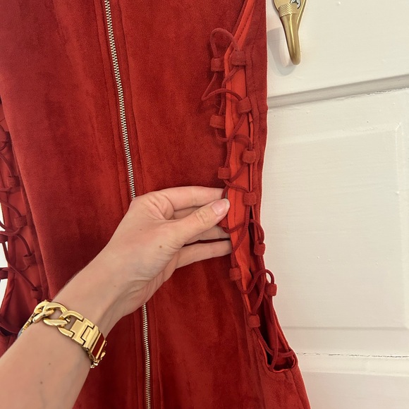 Windsor Bodycon Dress | Size L - Picture 3 of 4